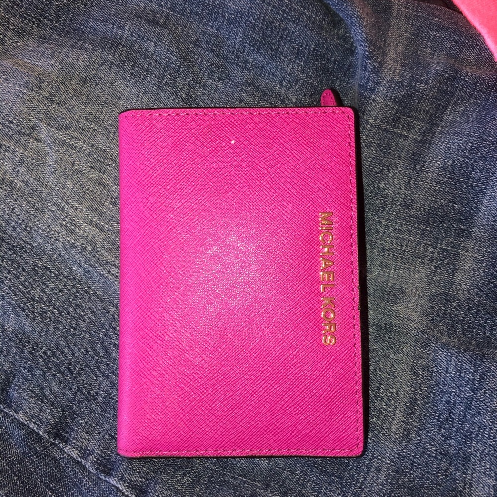 Michael kors wallet